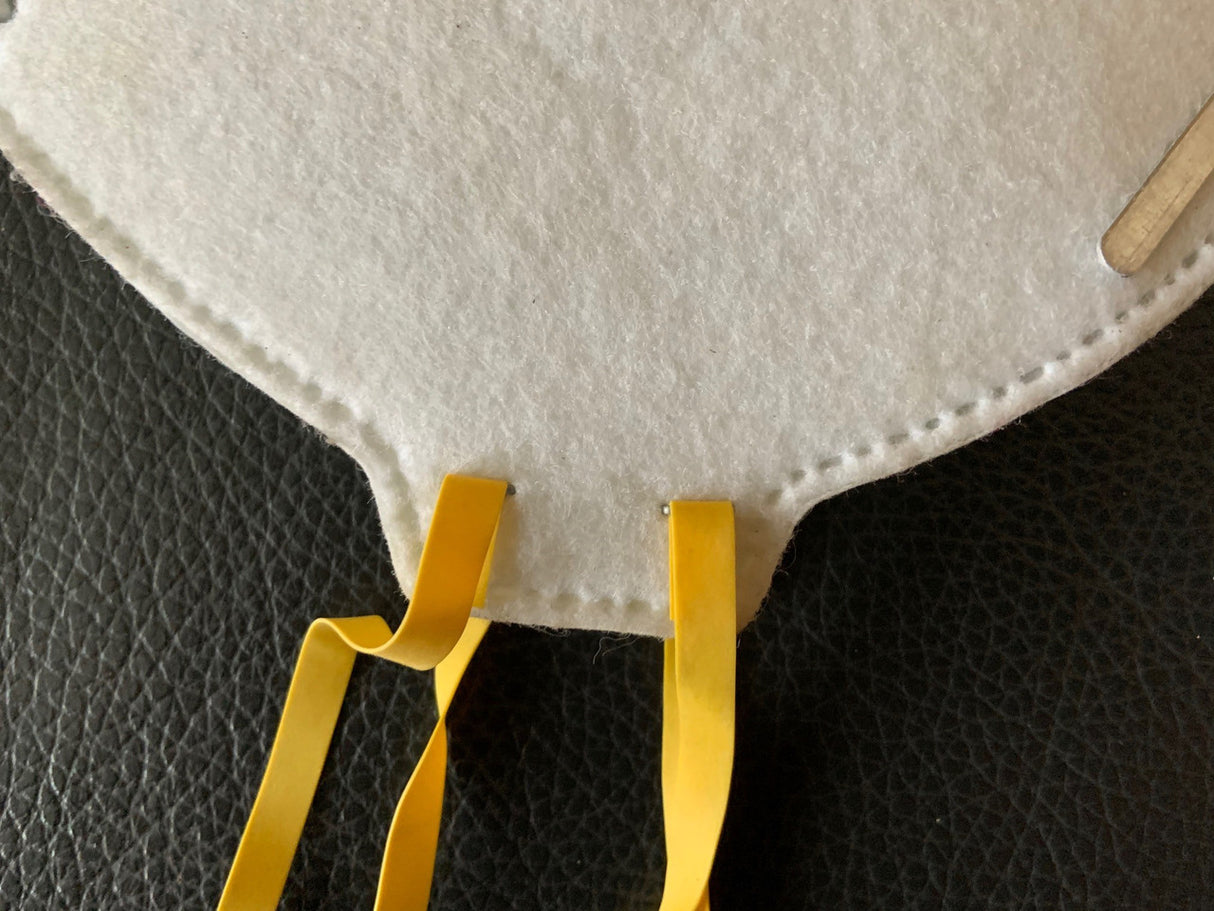 Unión, sellado y corte de materiales de tela no tejida (p. ej., mascarillas quirúrgicas N95 con protectores)