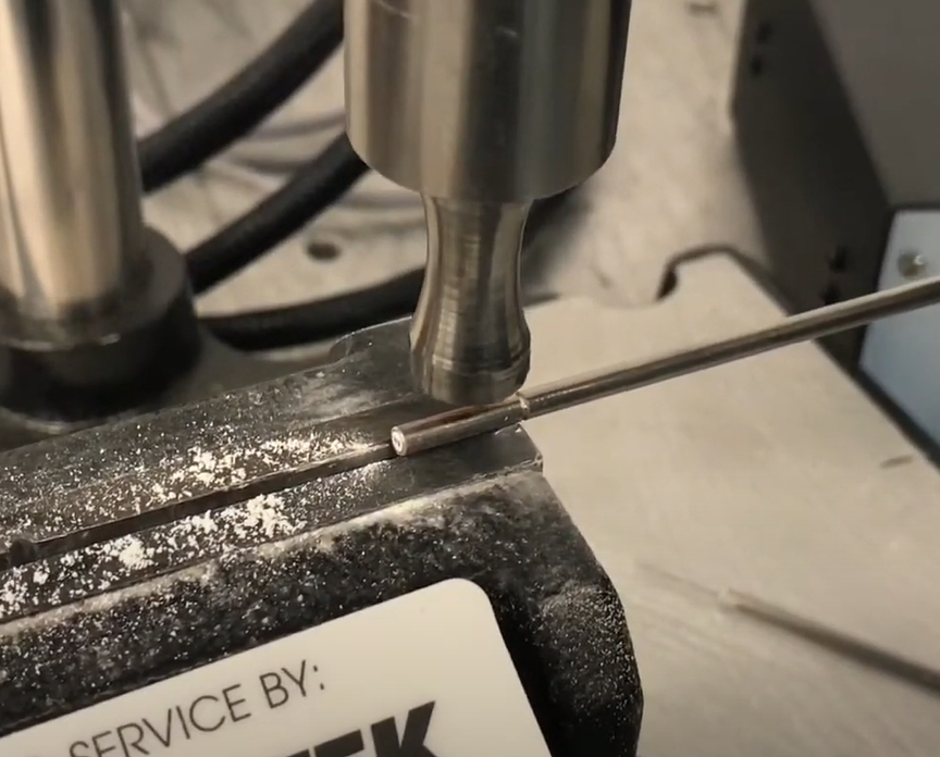 Pelado de cables minerales